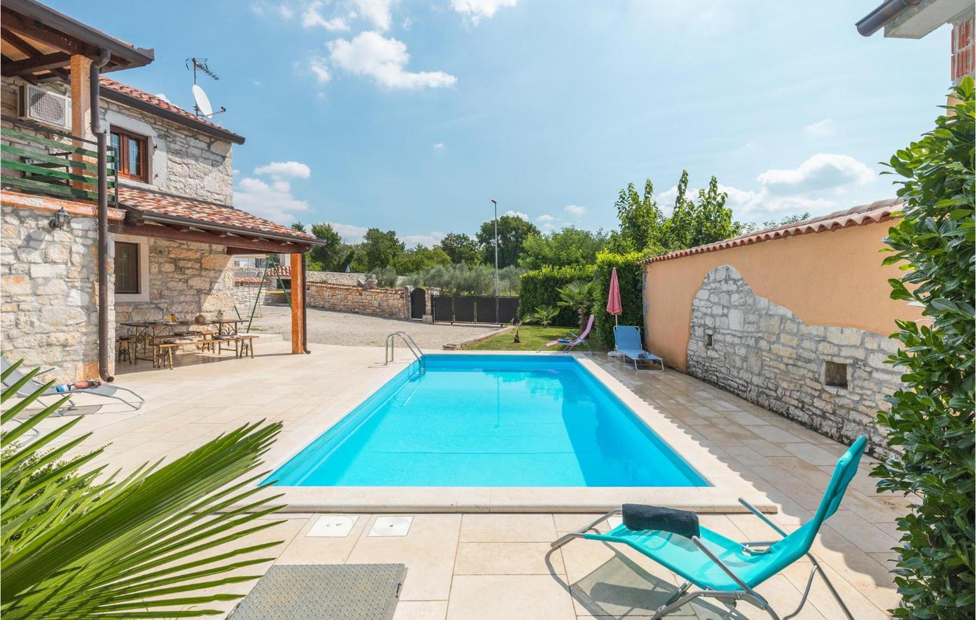 Lovely Home In Visnjan With Outdoor Swimming Pool Exteriér fotografie