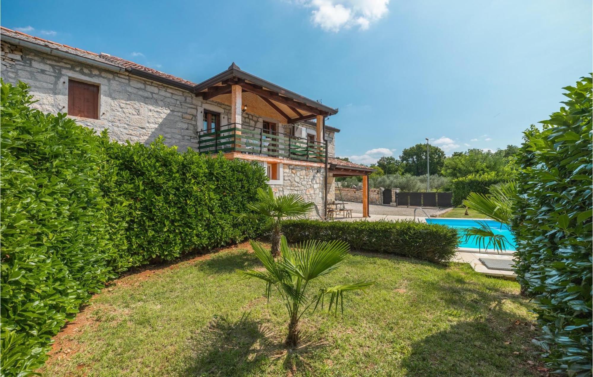 Lovely Home In Visnjan With Outdoor Swimming Pool Exteriér fotografie