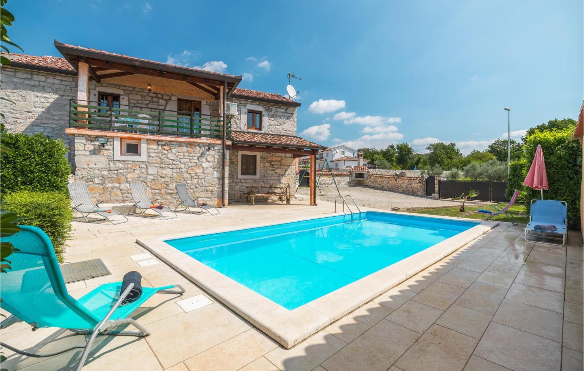 Lovely Home In Visnjan With Outdoor Swimming Pool Exteriér fotografie